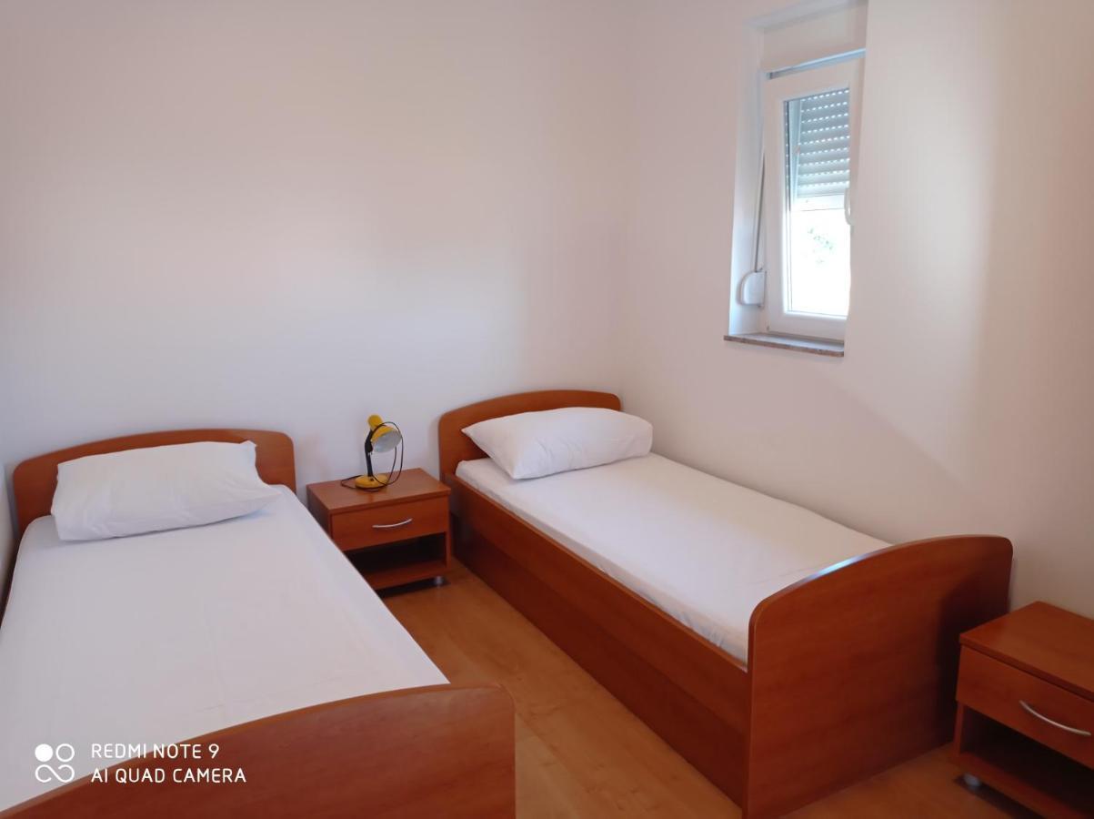 Apartments Vodopija Sveti Filip i Jakov Buitenkant foto