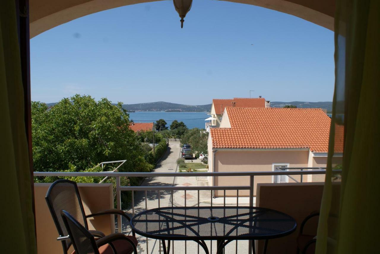 Apartments Vodopija Sveti Filip i Jakov Buitenkant foto